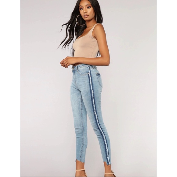 ✨FLASH SALE NWT Fashion Nova Anything But Square Tank - Picture 4 of 9